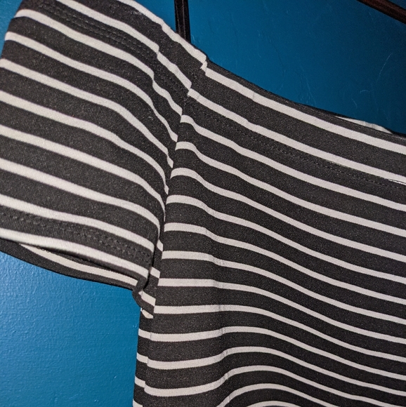 Authentic G by Guess Striped Off the Shoulder Bodycon - Picture 4 of 15